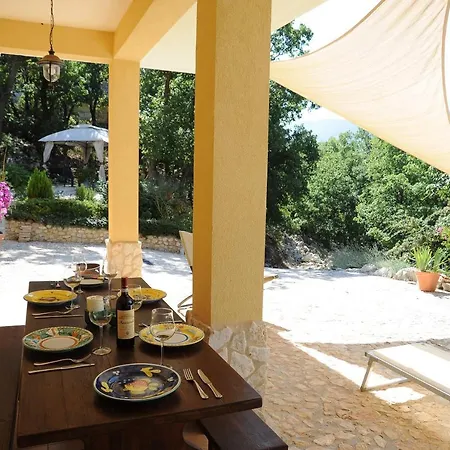 Gasthof Very Cozy Apartment In The Center Of Rome 3*
